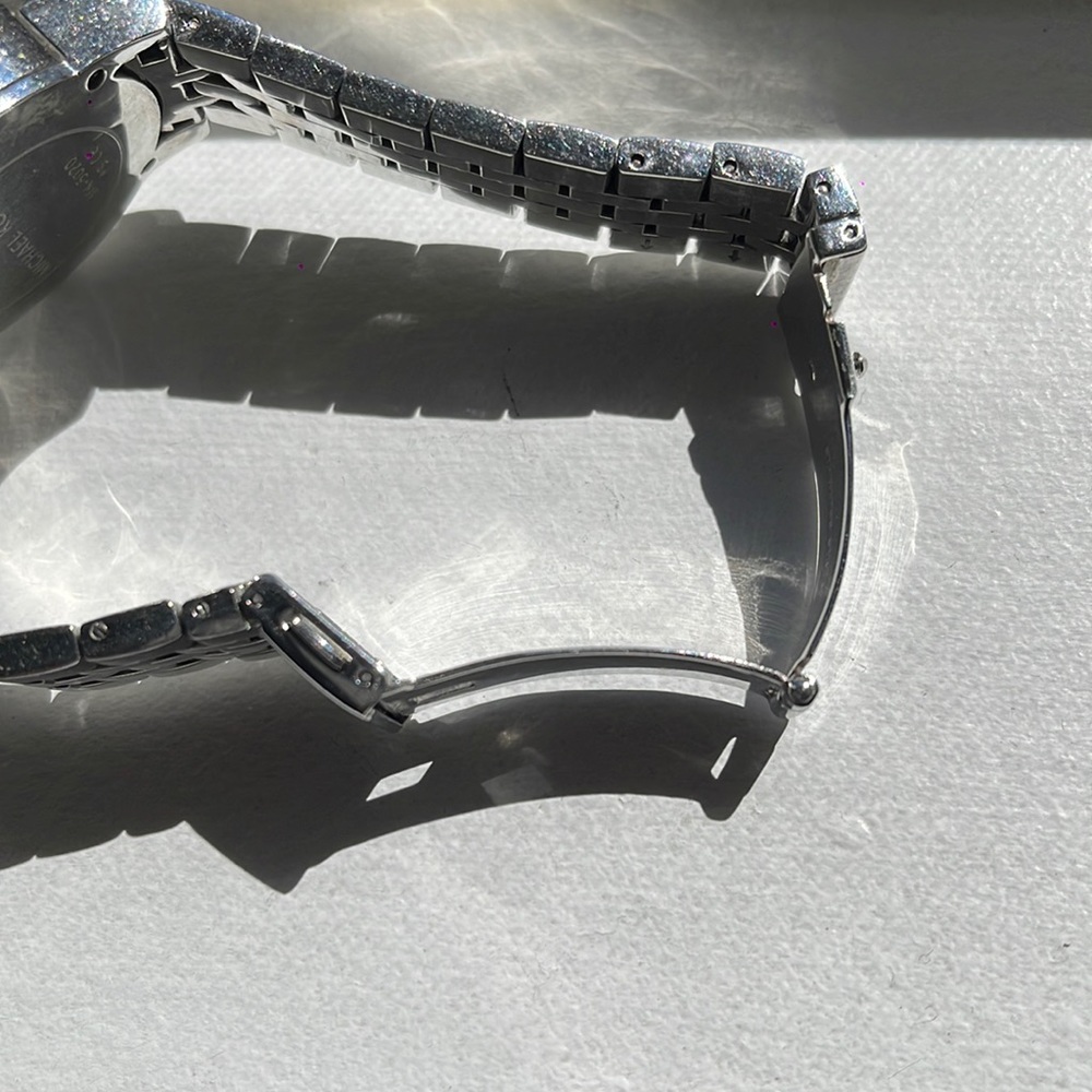 Michael Kors Watch - Picture 7 of 9